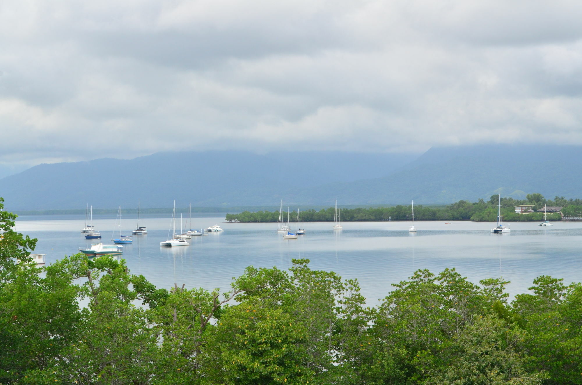 Villa De Sierra Vista Bay And Mountain View Inn Puerto Princesa Exterior foto